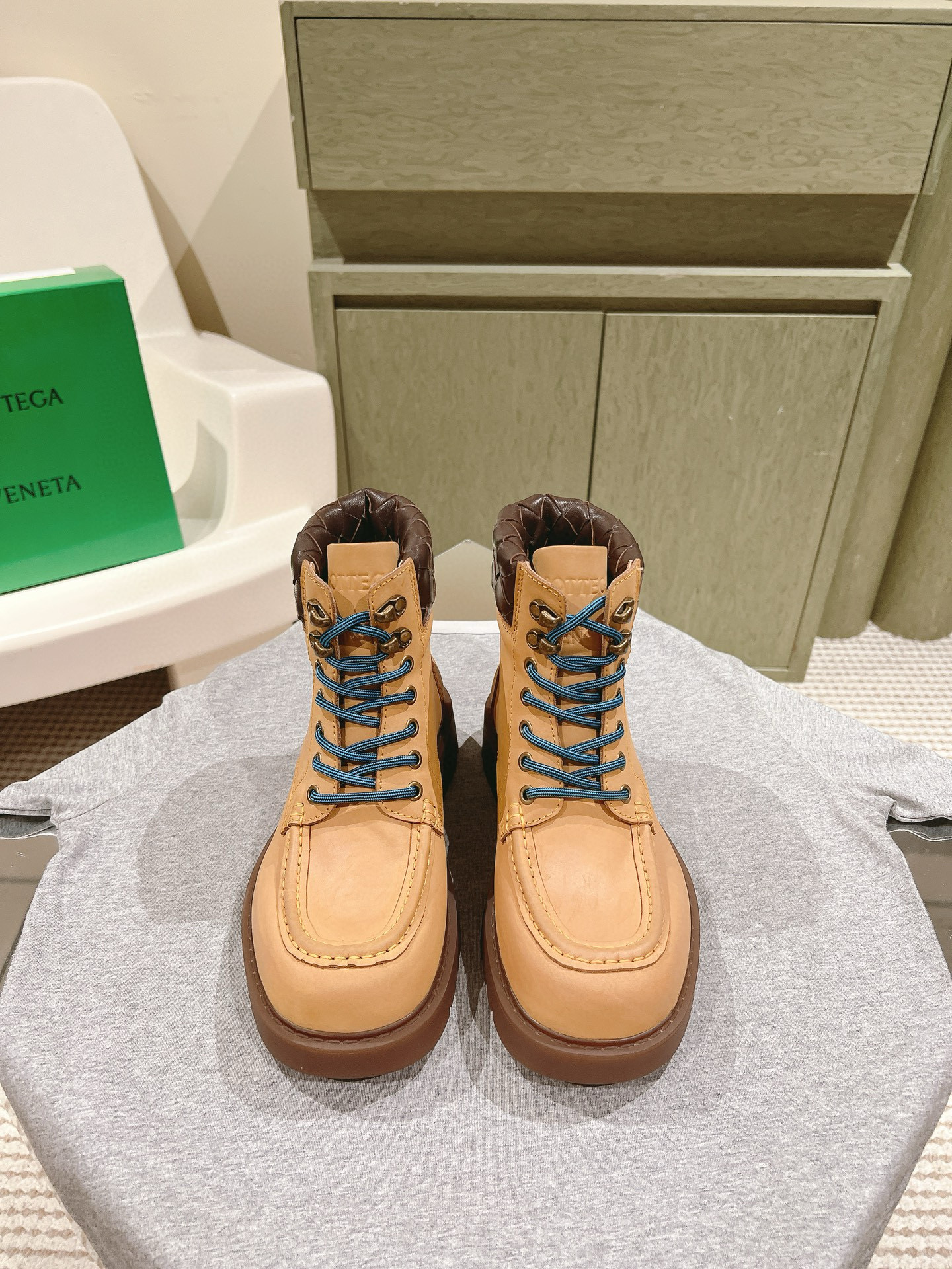 보테가베네타 남여공용 부츠