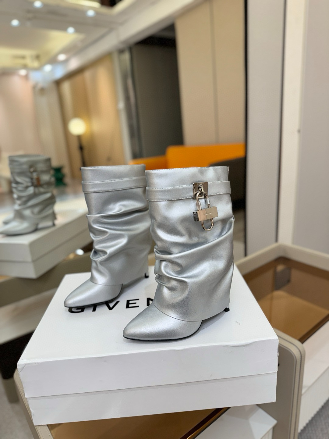 지방시 10CM 여자 부츠