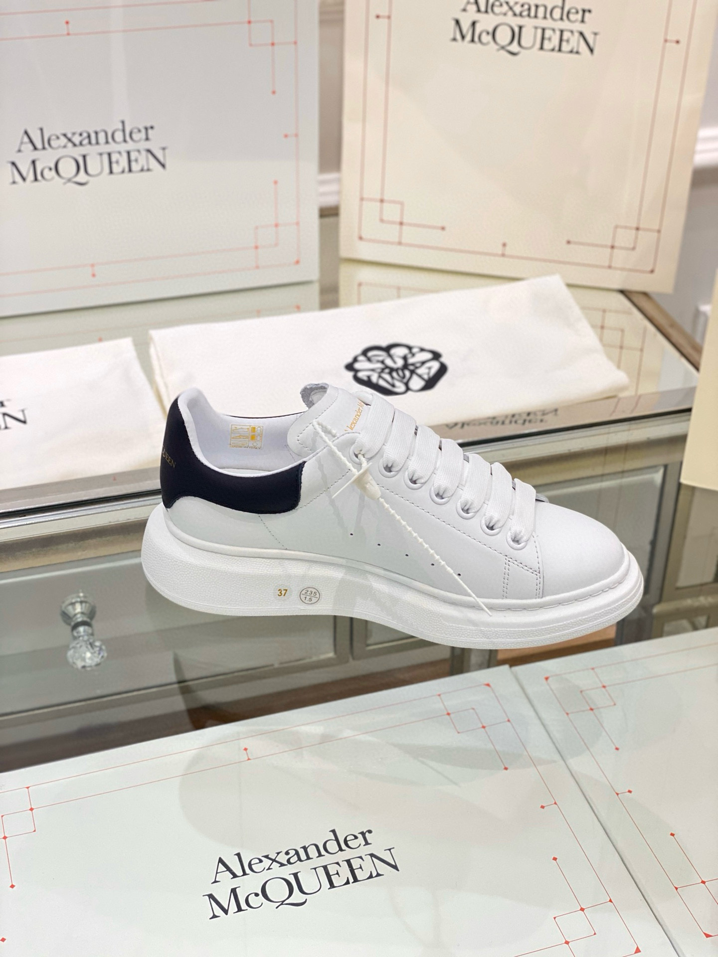 알렉산더 맥퀸 남녀공용 신발 운동화 스니커즈