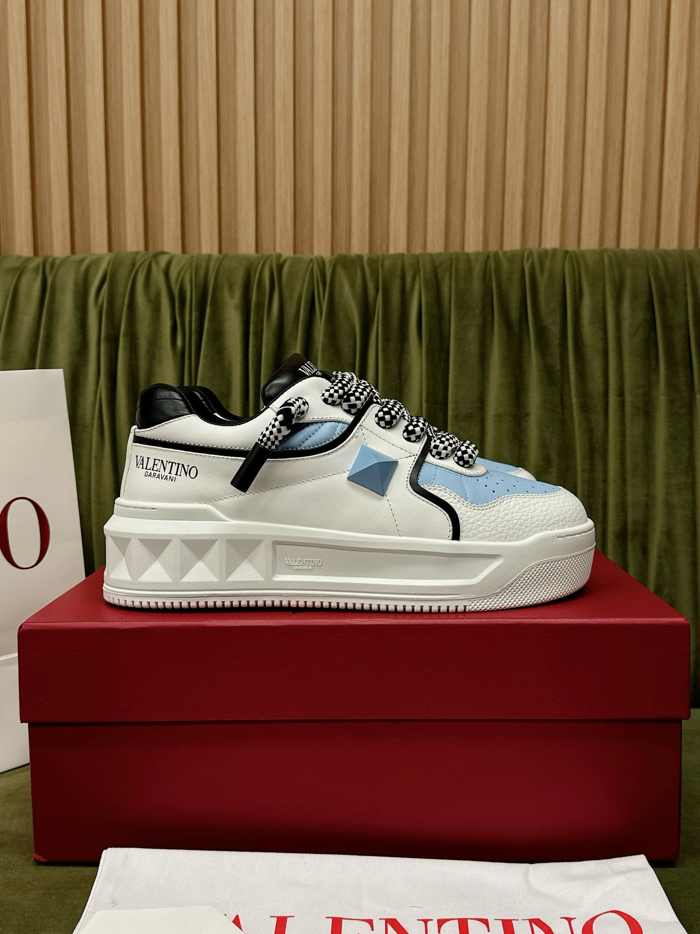 발렌티노 남녀공용 신발 운동화 스니커즈