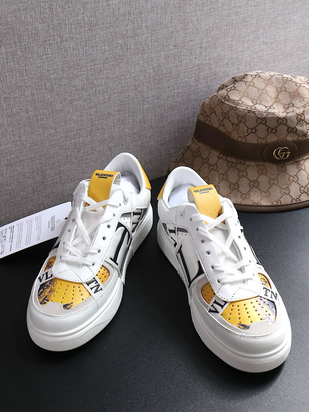 발렌티노 남녀공용 신발 운동화 스니커즈