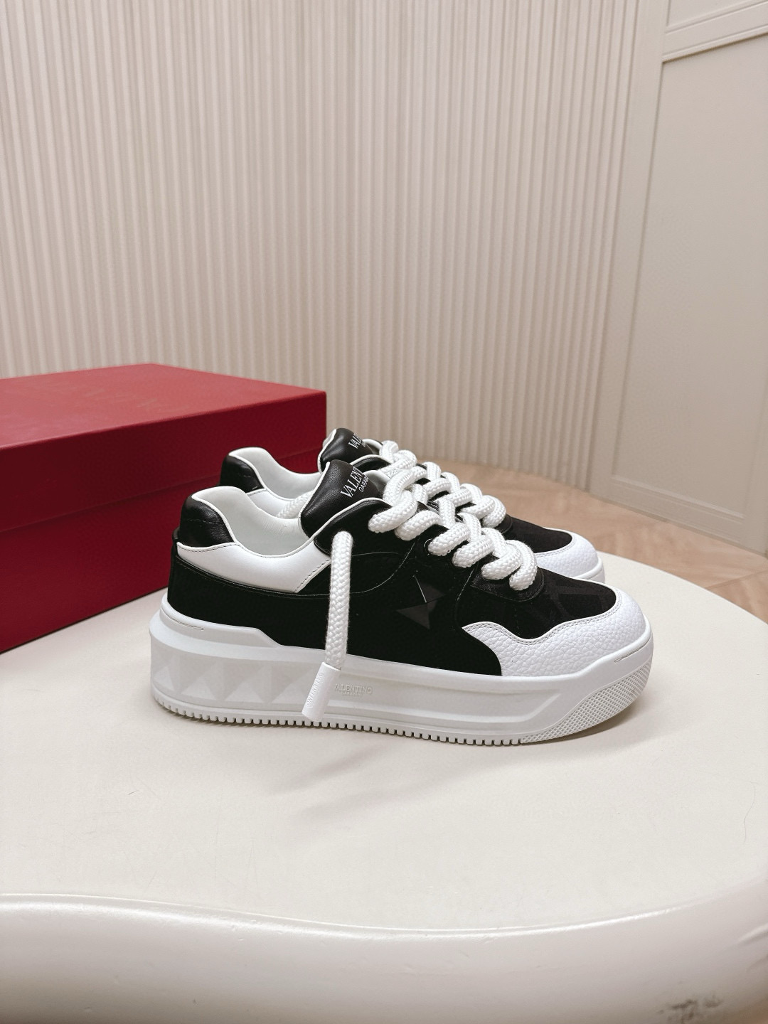 발렌티노 남녀공용 신발 운동화 스니커즈
