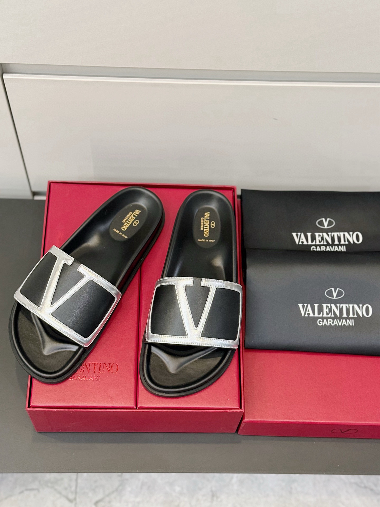 발렌티노 남자 슬리퍼