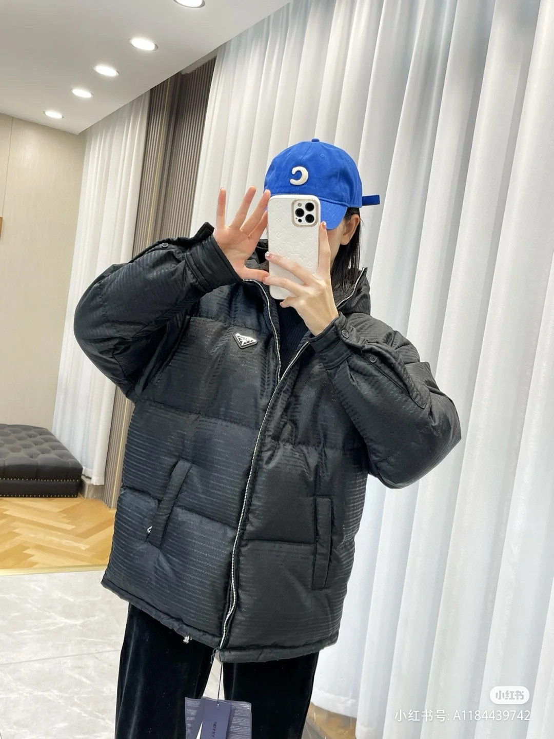 프라다 남녀공용 패딩