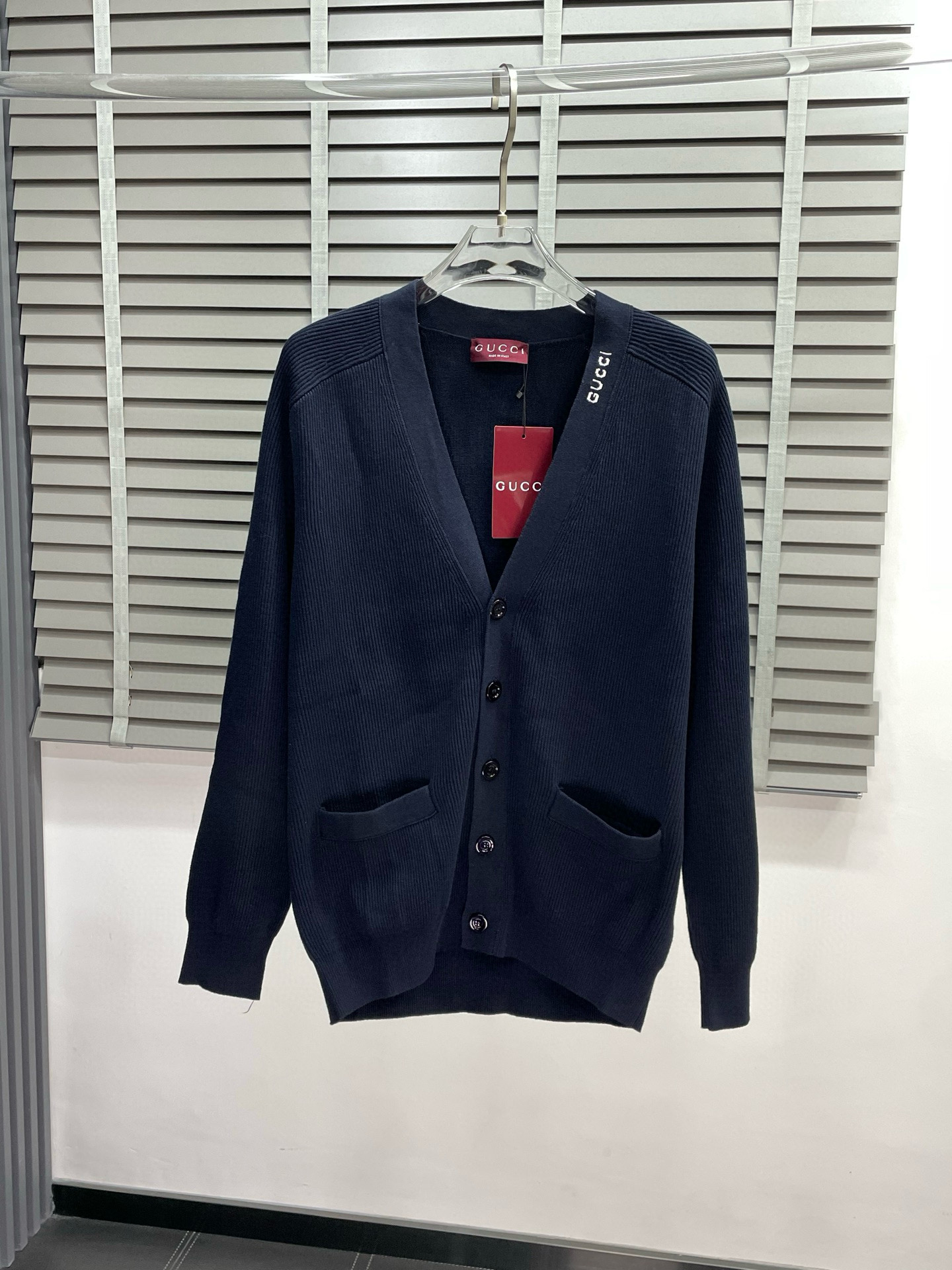 구찌 남자 가디건