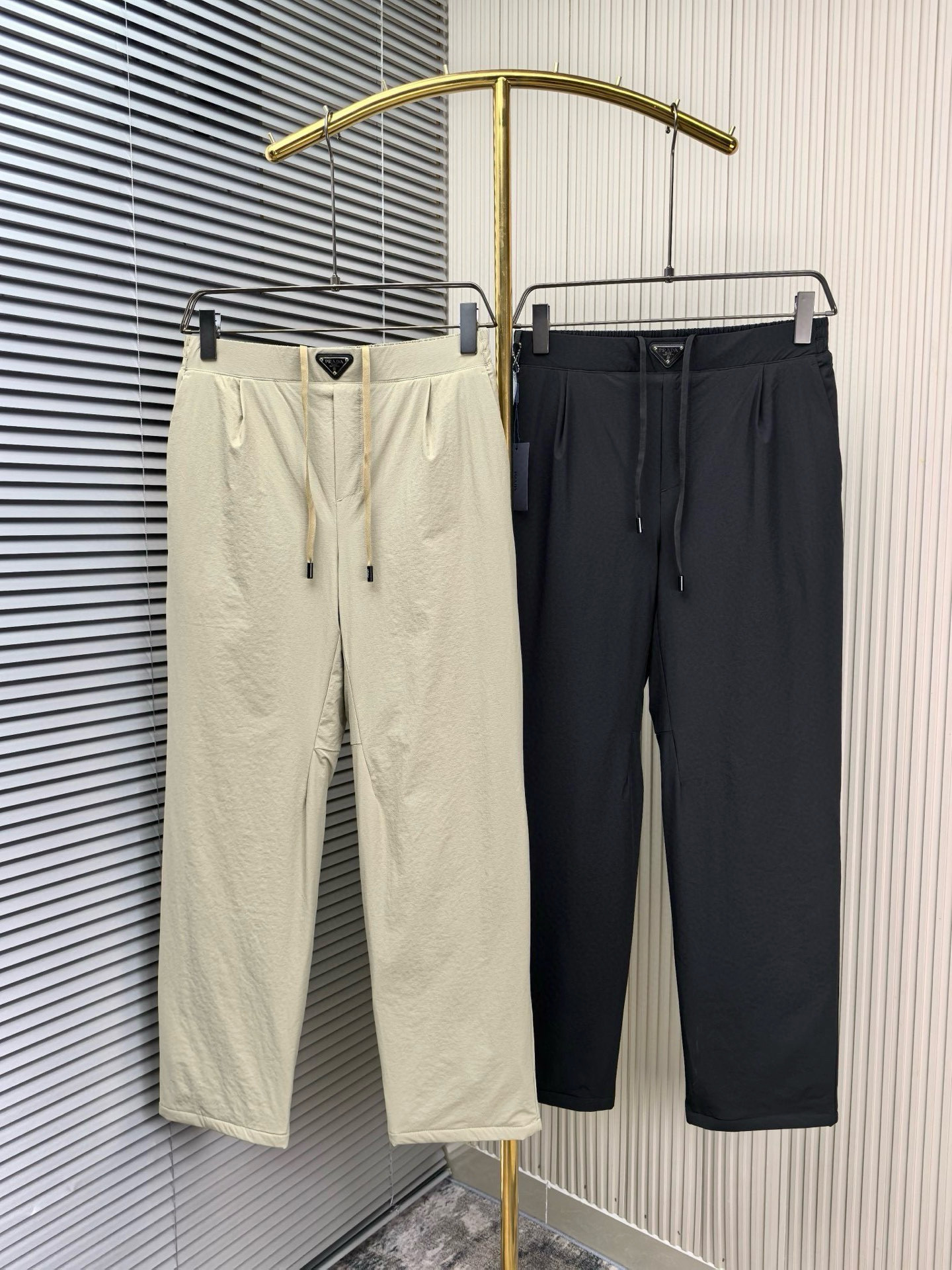 프라다 2컬러 남자 바지