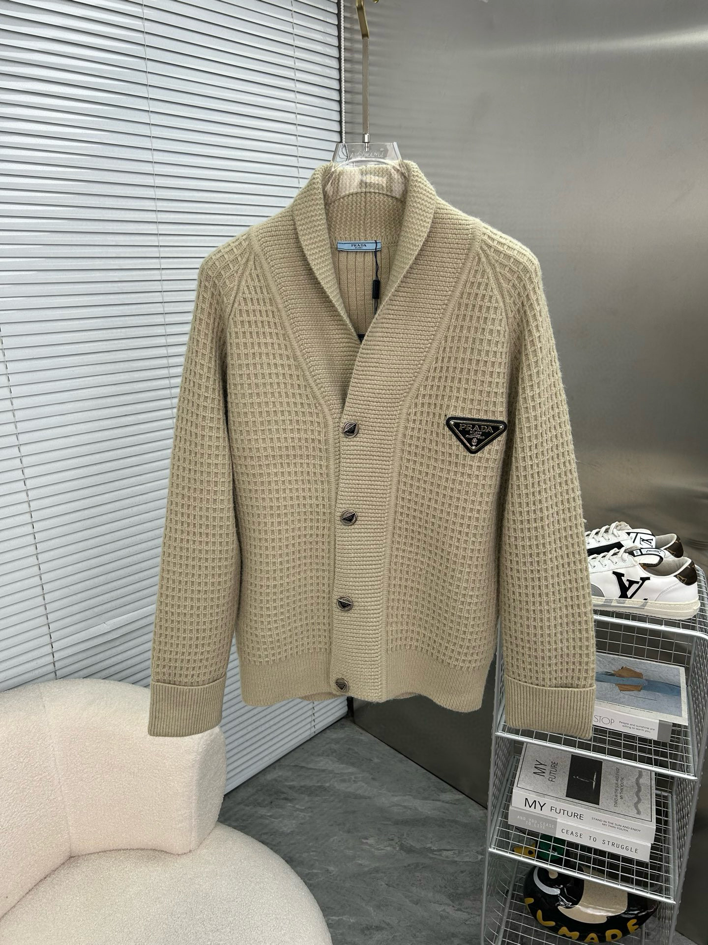 프라다 남자 가디건
