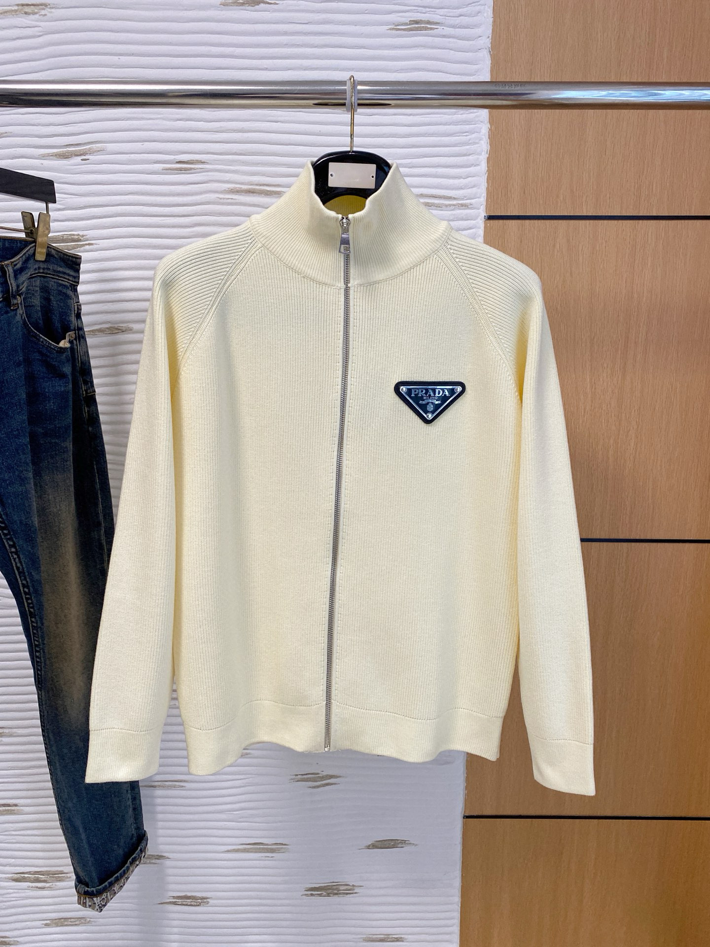 프라다 남자 가디건