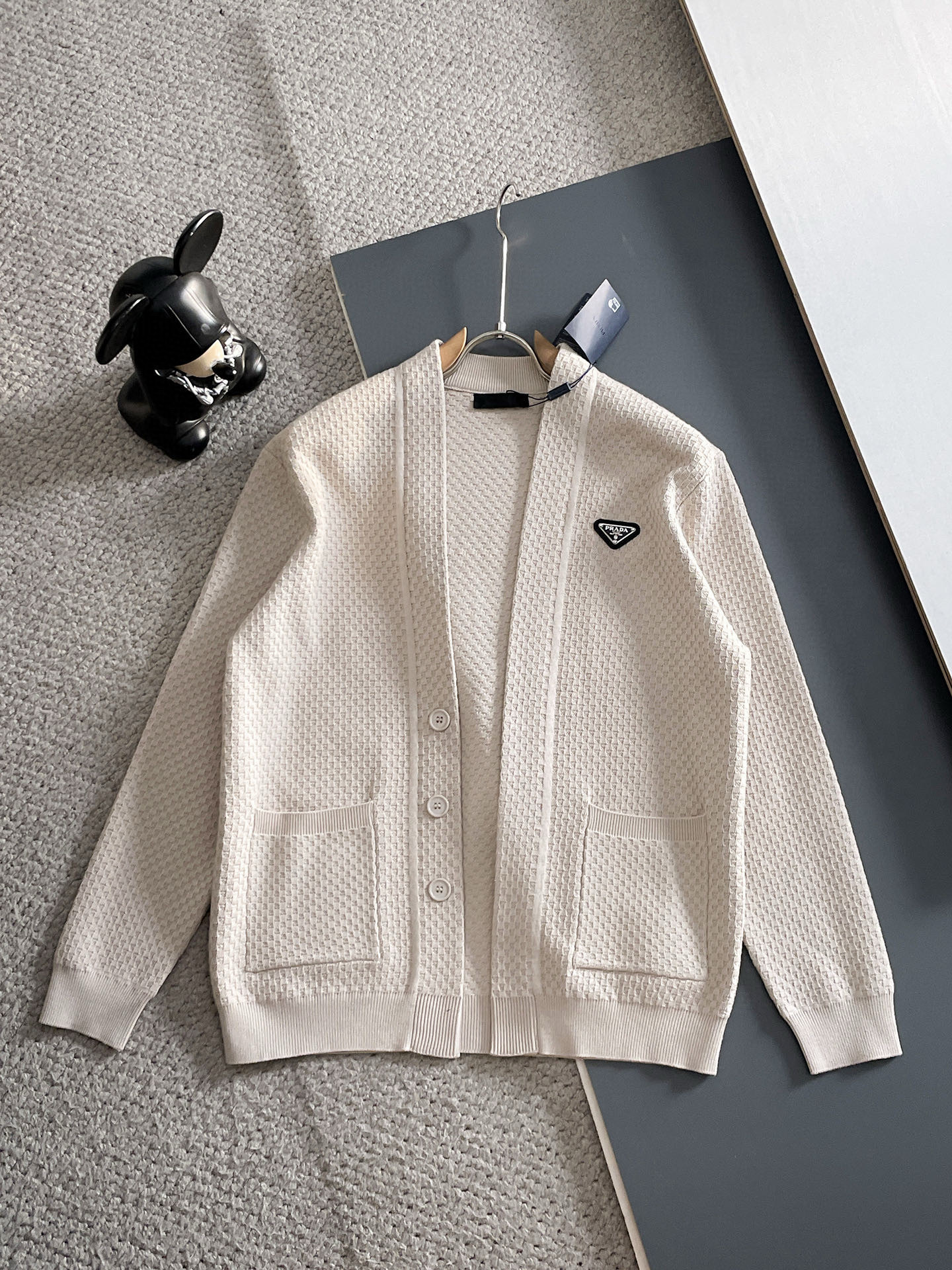 프라다 남자 가디건