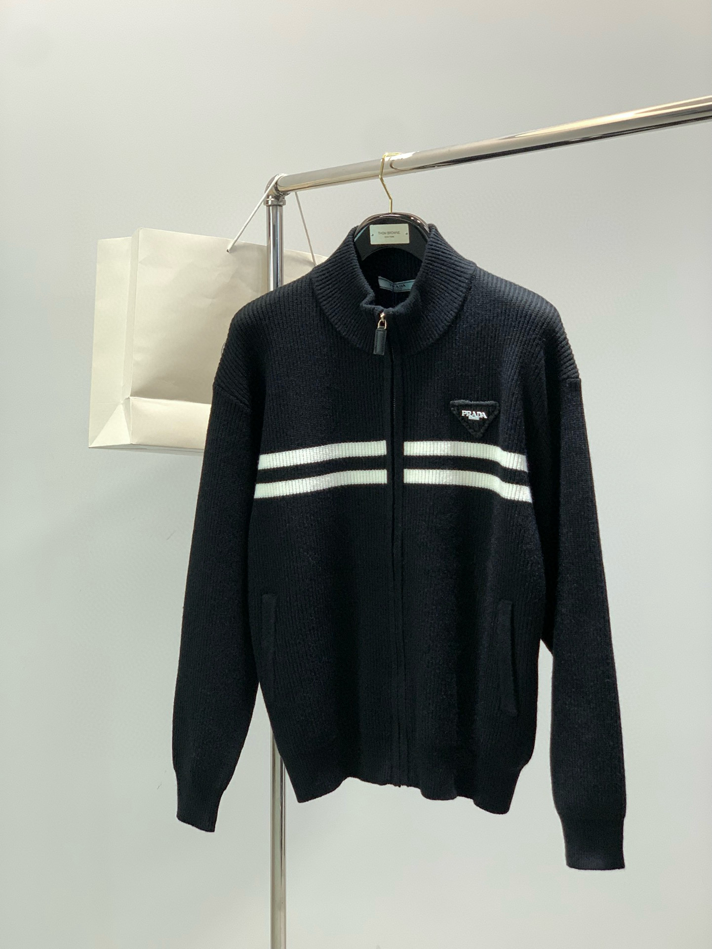프라다 남자 가디건