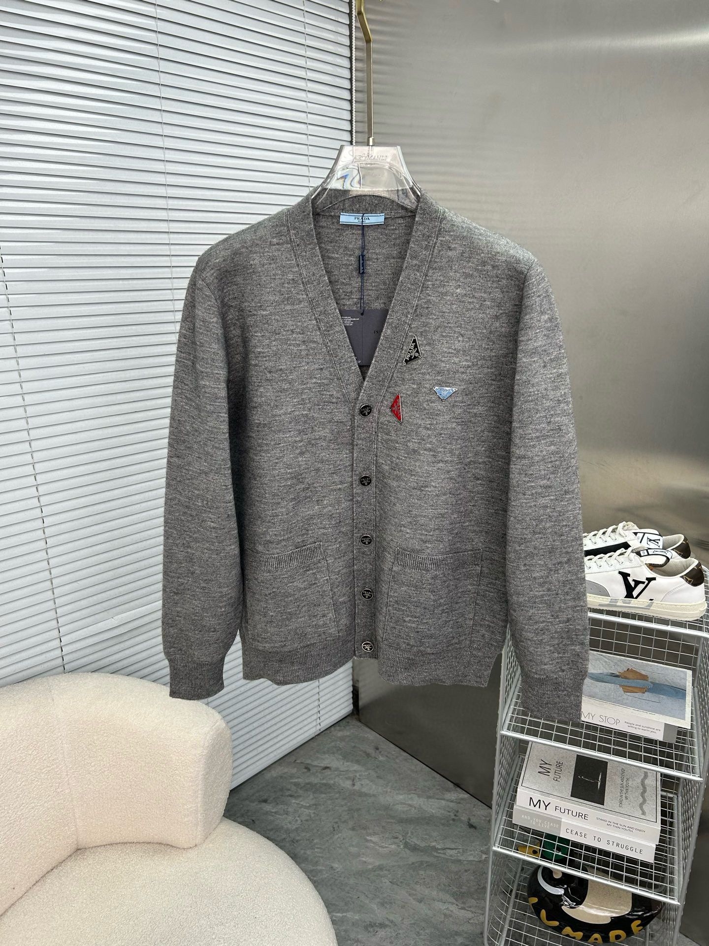 프라다 남자 가디건
