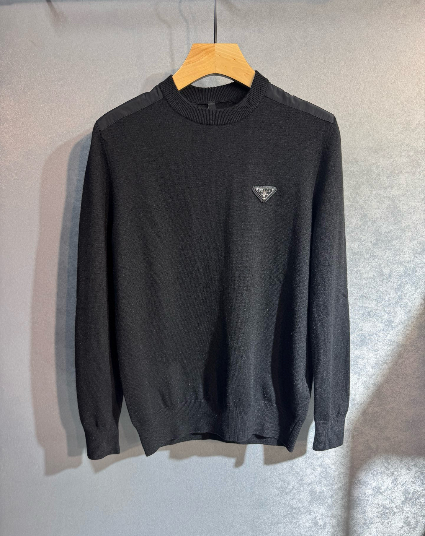 프라다 남자 니트