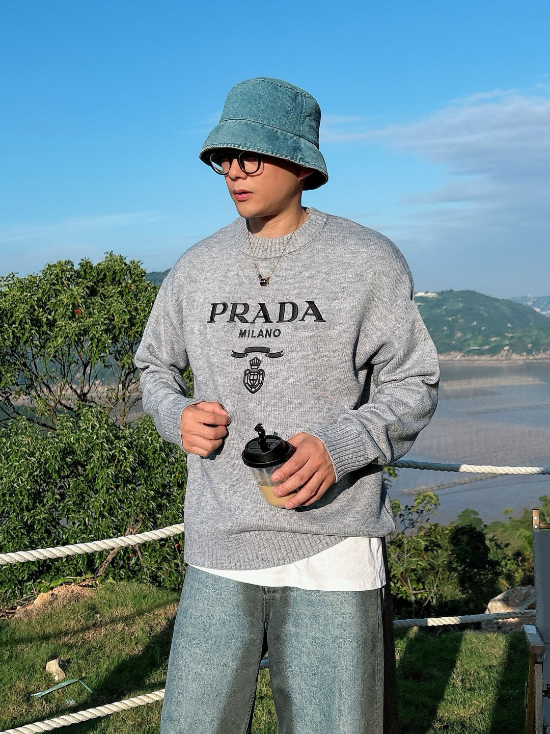 프라다 남자 니트