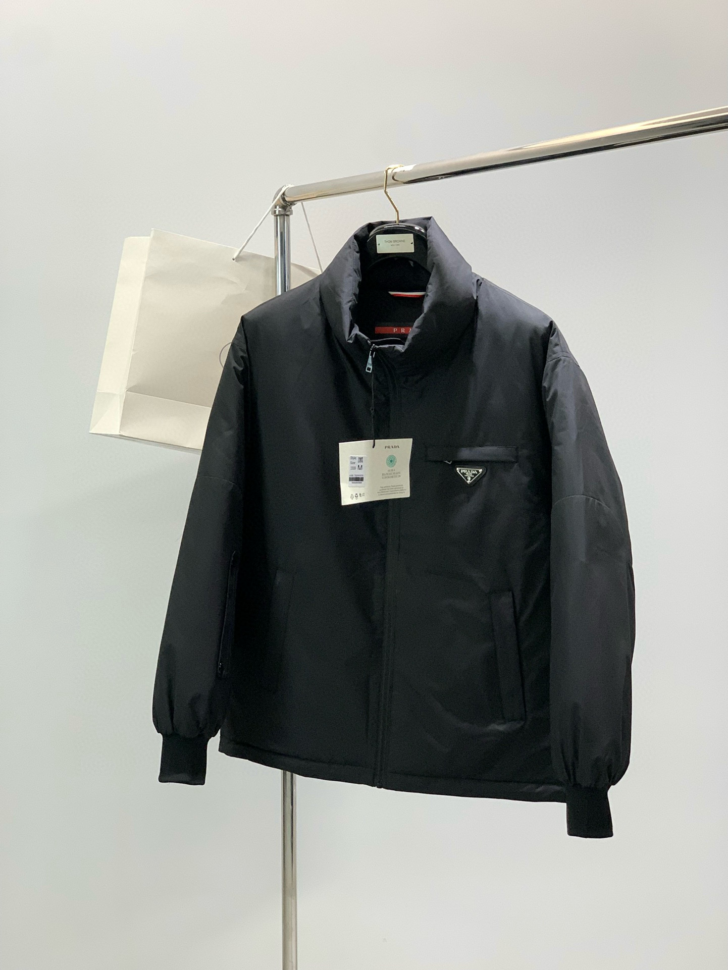 프라다 남자 패딩