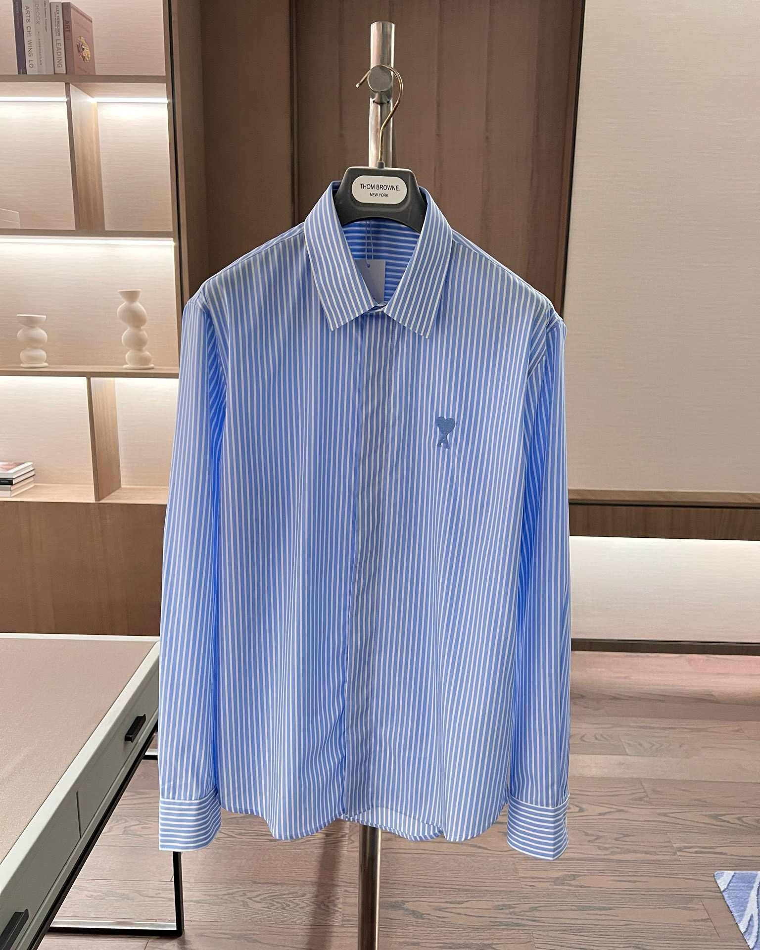 아미 아미리 남녀공용 셔츠