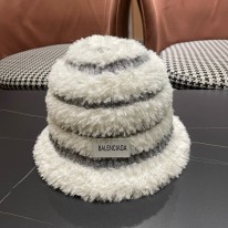 발렌시아가 겨울 모자