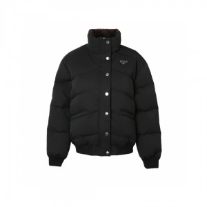 프라다 여자 패딩