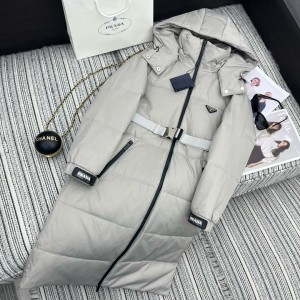 프라다 여자 패딩