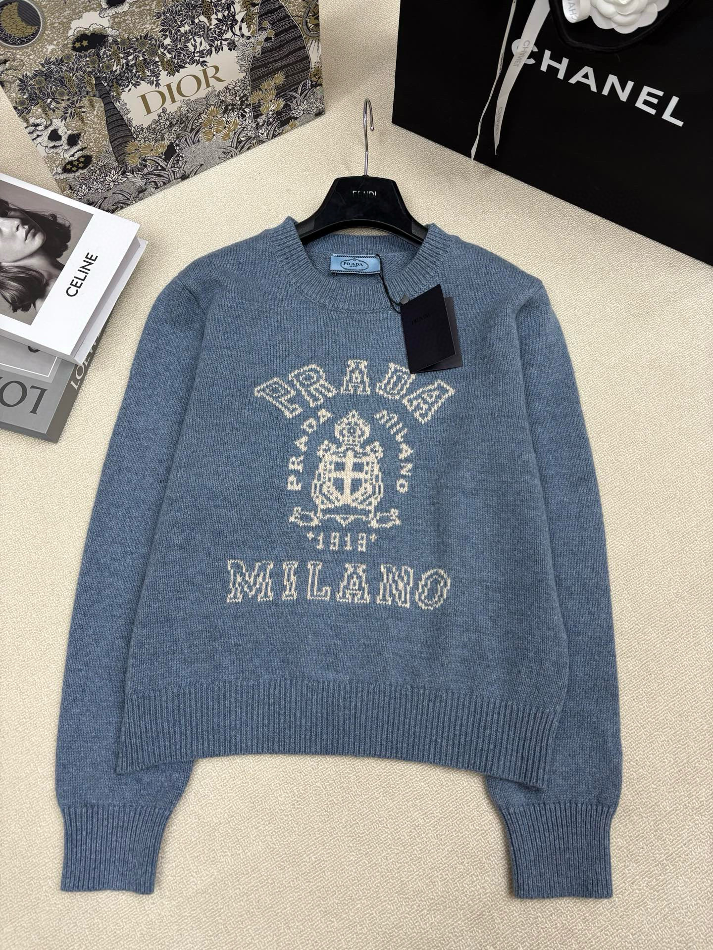 프라다 여자 후드티 맨투맨