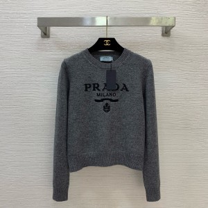 프라다 여자 니트