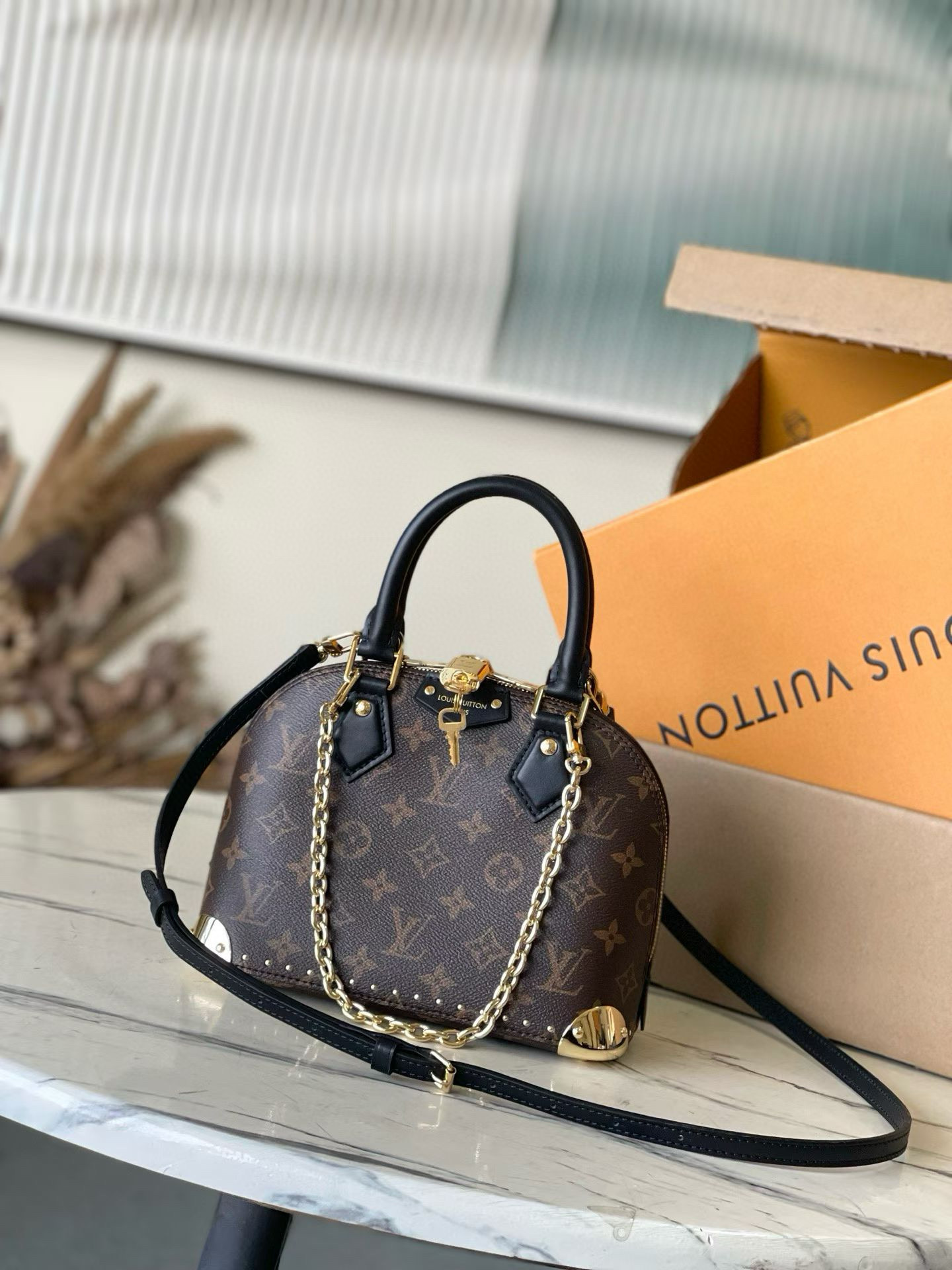 루이비통 M26084 여자가방