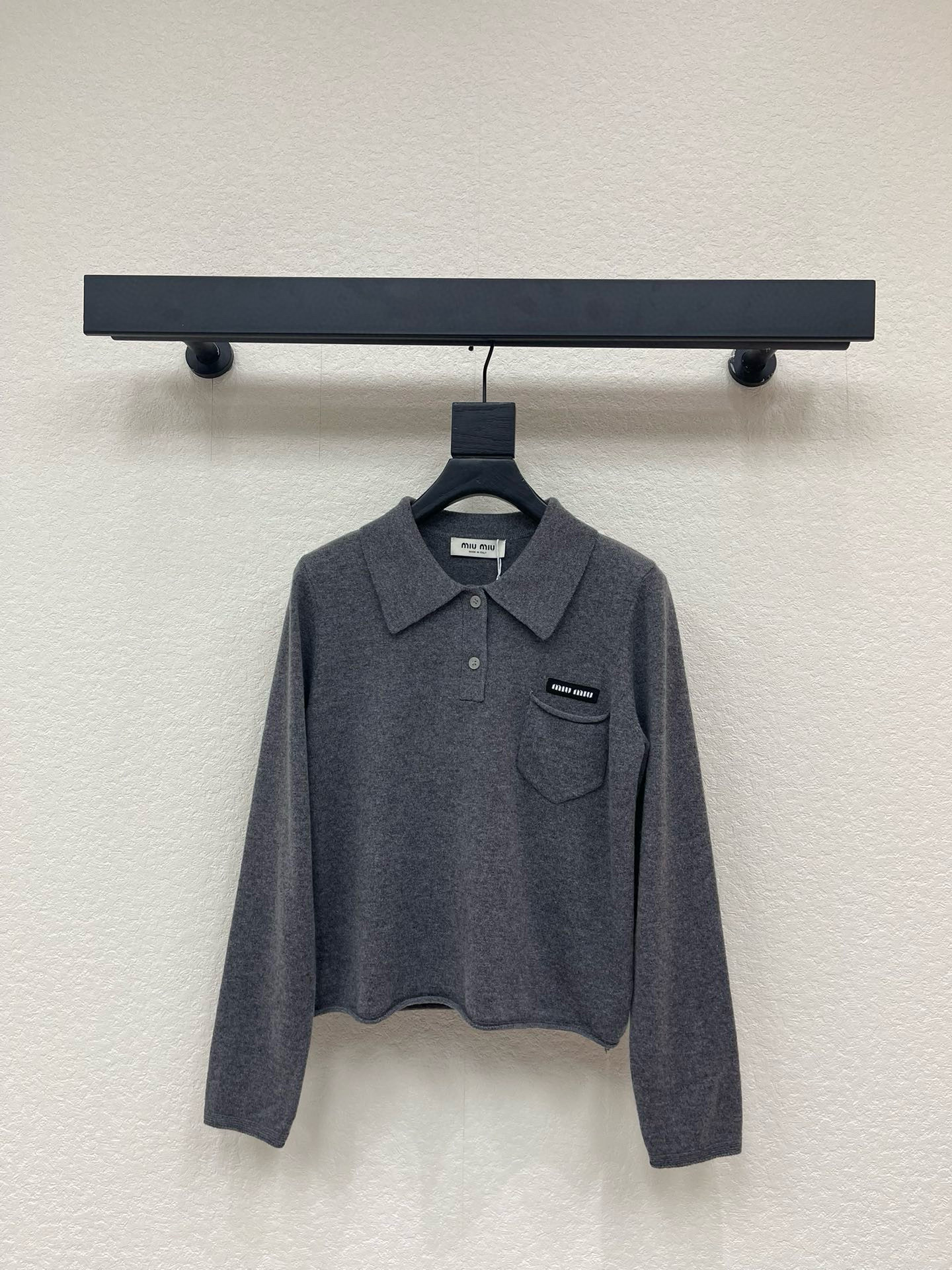 미우미우 2컬러 여자 셔츠