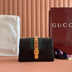 구찌 421882 여자가방