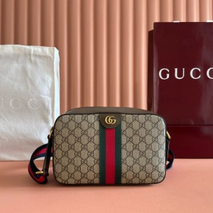 구찌 767190 남자가방