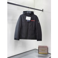 프라다 남자 패딩