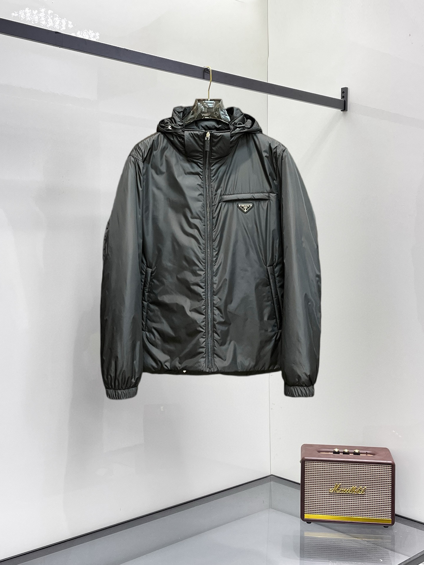 프라다 남자 패딩