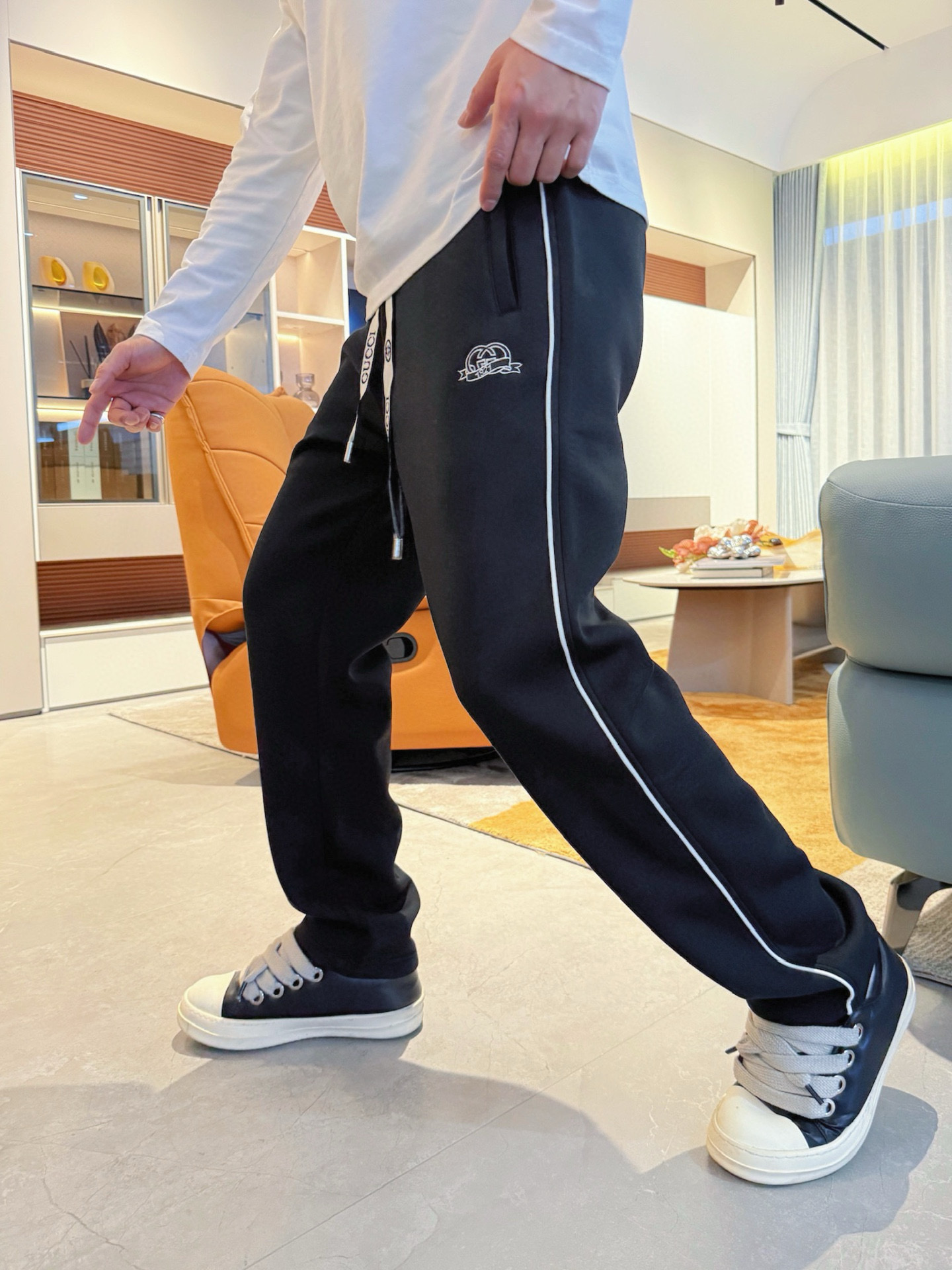 구찌 남자 바지