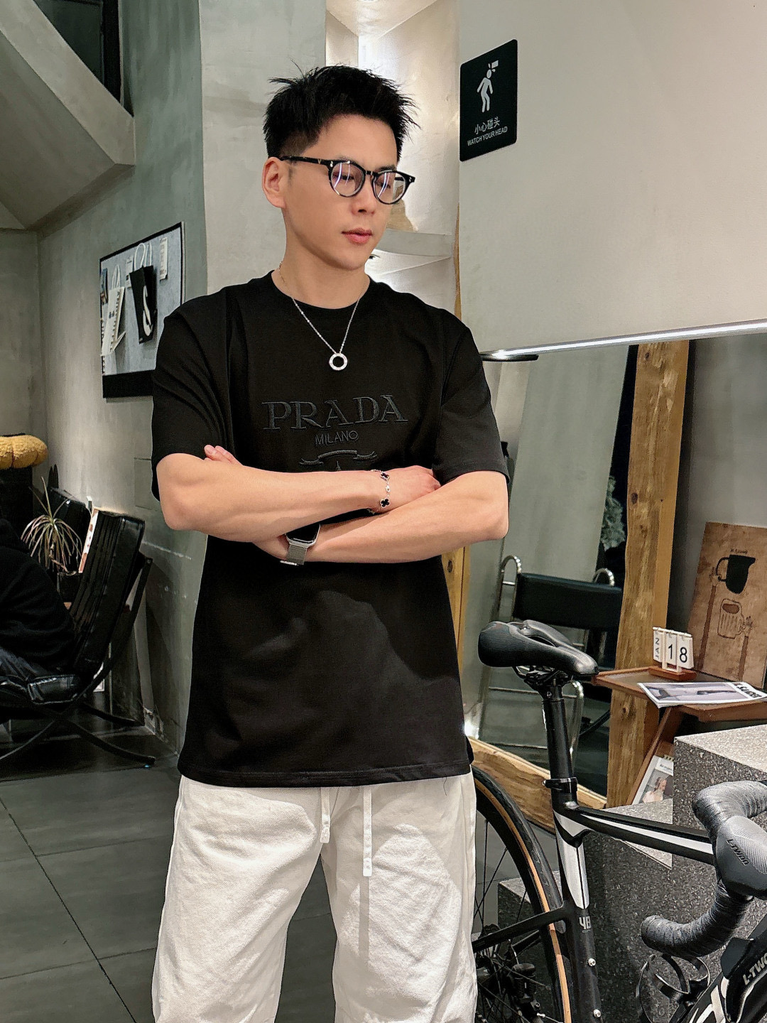 프라다 남자 반팔티