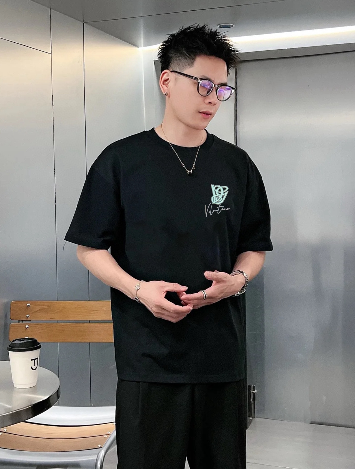 발렌티노 남자 반팔티