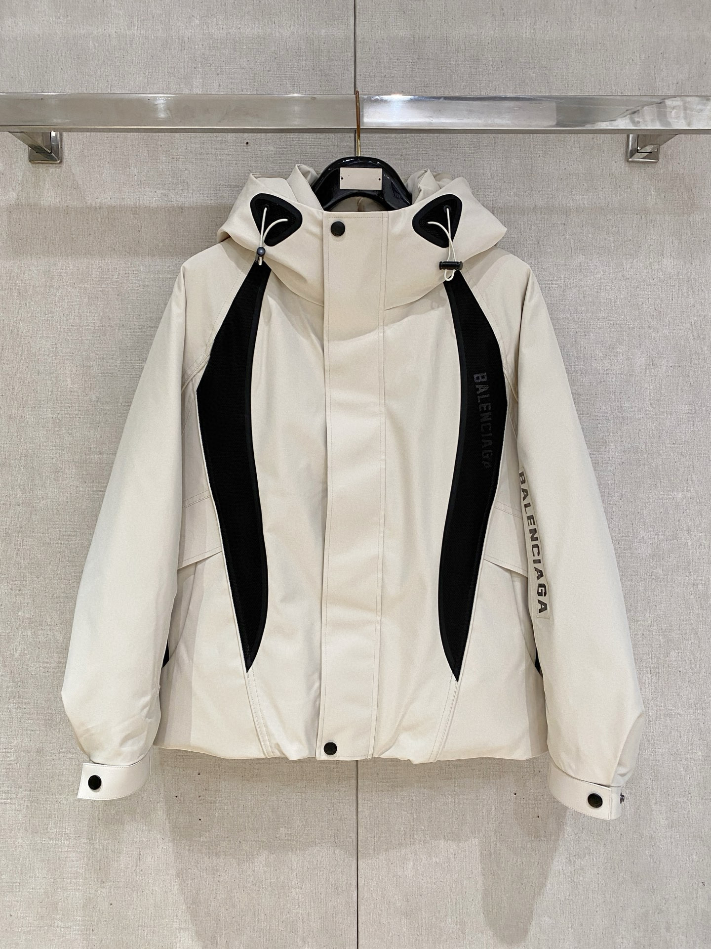 발렌시아가 남자 패딩