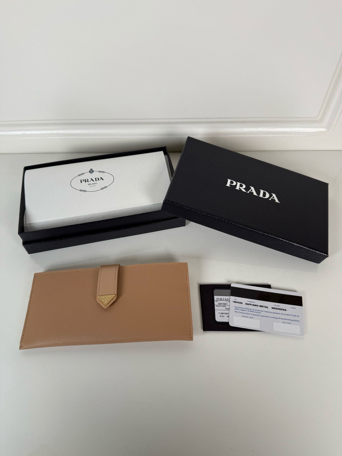 프라다 1MV029_2DYG_F0236 남녀공용 장지갑