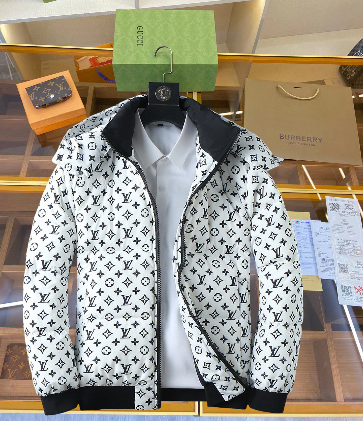 루이비통 남자 패딩