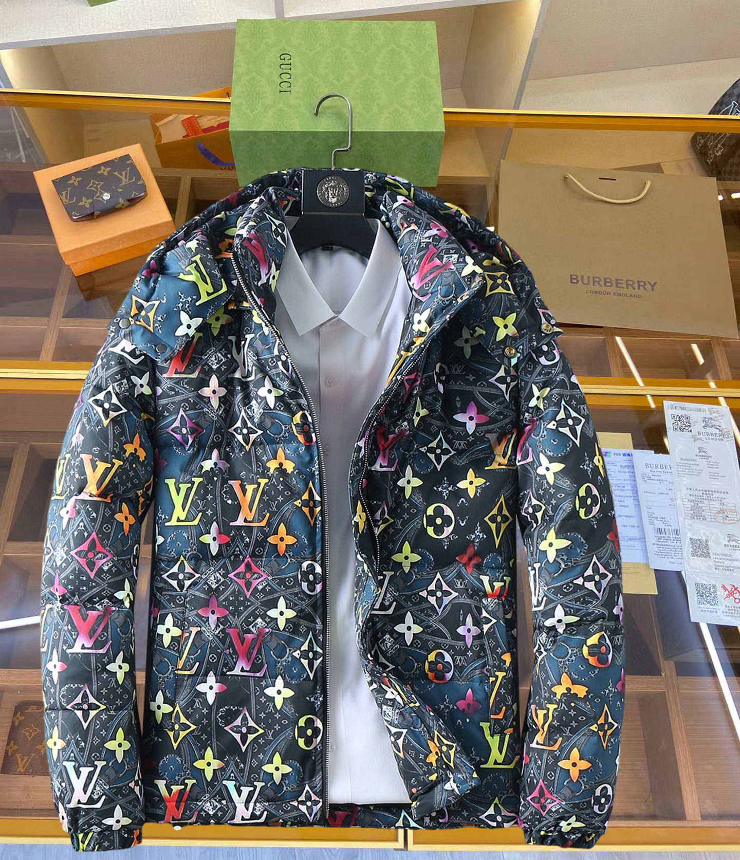 루이비통 남자 패딩