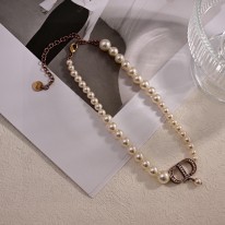 디올 목걸이